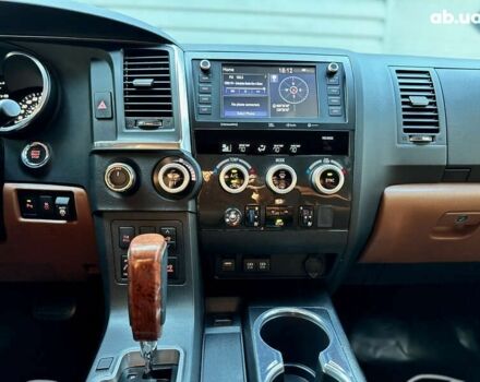Тойота Секвойя, объемом двигателя 0 л и пробегом 82 тыс. км за 63900 $, фото 25 на Automoto.ua