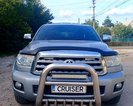 Тойота Секвойя, объемом двигателя 5.6 л и пробегом 200 тыс. км за 24000 $, фото 1 на Automoto.ua