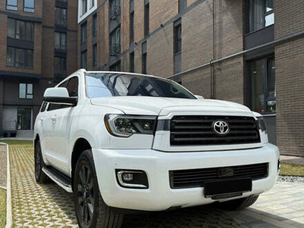 Тойота Секвойя 2018 в Черновцах на Automoto.ua Тойота Секвойя, объемом двигателя 5.7 л и пробегом 130 тыс. км за 43700 $, фото 1 на Automoto.ua