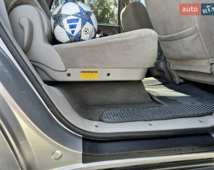 Серый Тойота Секвойя, объемом двигателя 4.7 л и пробегом 286 тыс. км за 14700 $, фото 13 на Automoto.ua