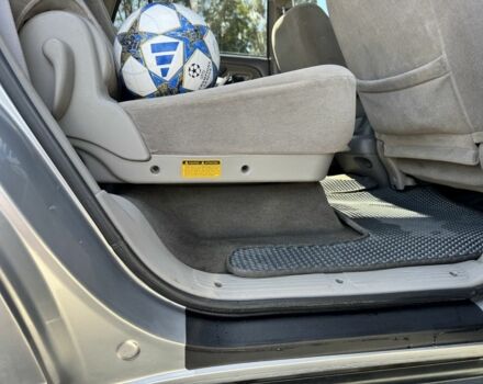 Серый Тойота Секвойя, объемом двигателя 4.7 л и пробегом 283 тыс. км за 14700 $, фото 17 на Automoto.ua