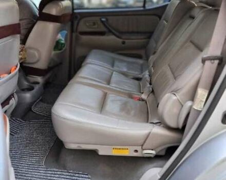 Серый Тойота Секвойя, объемом двигателя 4.7 л и пробегом 300 тыс. км за 11000 $, фото 22 на Automoto.ua