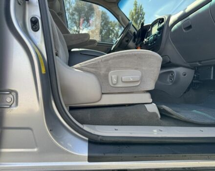 Серый Тойота Секвойя, объемом двигателя 4.7 л и пробегом 283 тыс. км за 14700 $, фото 12 на Automoto.ua