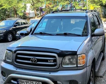 Серый Тойота Секвойя, объемом двигателя 4.7 л и пробегом 300 тыс. км за 11000 $, фото 7 на Automoto.ua