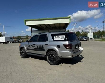 Серый Тойота Секвойя, объемом двигателя 4.7 л и пробегом 286 тыс. км за 14700 $, фото 3 на Automoto.ua