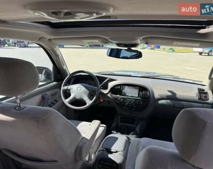 Серый Тойота Секвойя, объемом двигателя 4.7 л и пробегом 286 тыс. км за 14700 $, фото 16 на Automoto.ua