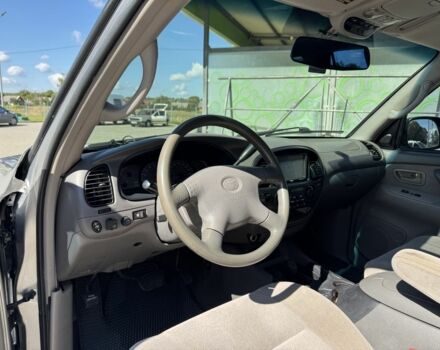 Серый Тойота Секвойя, объемом двигателя 4.7 л и пробегом 283 тыс. км за 14700 $, фото 23 на Automoto.ua