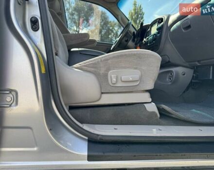 Серый Тойота Секвойя, объемом двигателя 4.7 л и пробегом 286 тыс. км за 14700 $, фото 18 на Automoto.ua