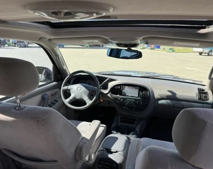 Серый Тойота Секвойя, объемом двигателя 4.7 л и пробегом 283 тыс. км за 14700 $, фото 15 на Automoto.ua