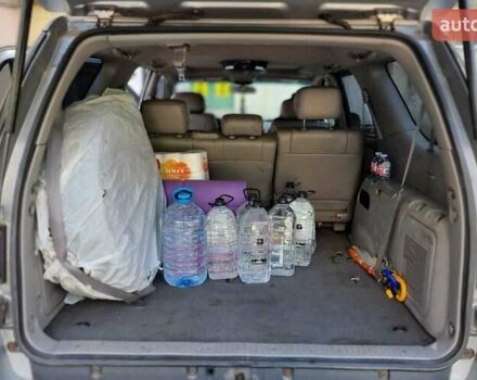 Серый Тойота Секвойя, объемом двигателя 4.7 л и пробегом 300 тыс. км за 11000 $, фото 21 на Automoto.ua