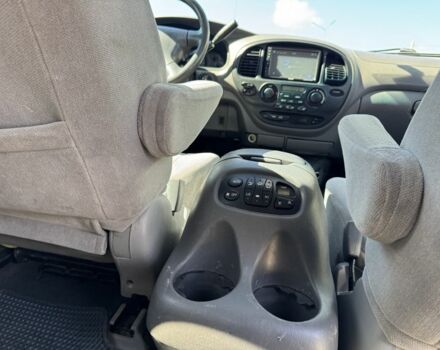 Серый Тойота Секвойя, объемом двигателя 4.7 л и пробегом 283 тыс. км за 14700 $, фото 14 на Automoto.ua