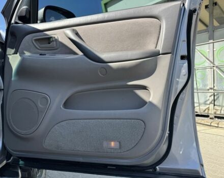 Серый Тойота Секвойя, объемом двигателя 4.7 л и пробегом 283 тыс. км за 14700 $, фото 13 на Automoto.ua