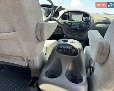 Серый Тойота Секвойя, объемом двигателя 4.7 л и пробегом 286 тыс. км за 14700 $, фото 17 на Automoto.ua