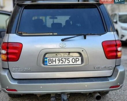 Серый Тойота Секвойя, объемом двигателя 4.7 л и пробегом 300 тыс. км за 11000 $, фото 1 на Automoto.ua