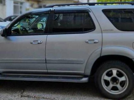 Серый Тойота Секвойя, объемом двигателя 4.7 л и пробегом 300 тыс. км за 11000 $, фото 17 на Automoto.ua