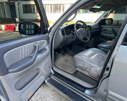 Тойота Секвойя 2003 в Киеве на Automoto.ua Серый Тойота Секвойя, объемом двигателя 4.7 л и пробегом 242 тыс. км за 6867 $, фото 6 на Automoto.ua