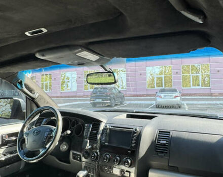 Серый Тойота Секвойя, объемом двигателя 5.7 л и пробегом 200 тыс. км за 21900 $, фото 9 на Automoto.ua