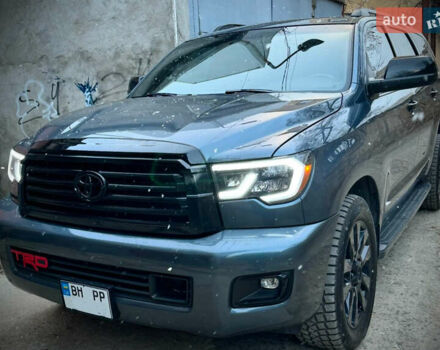Серый Тойота Секвойя, объемом двигателя 5.7 л и пробегом 200 тыс. км за 21900 $, фото 2 на Automoto.ua