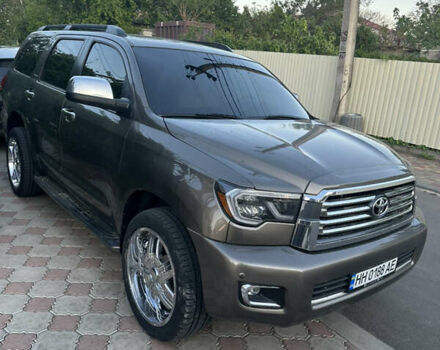 Серый Тойота Секвойя, объемом двигателя 5.7 л и пробегом 289 тыс. км за 22200 $, фото 5 на Automoto.ua