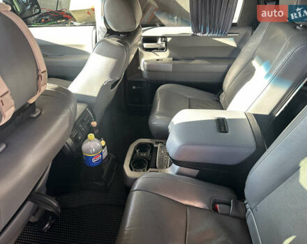 Серый Тойота Секвойя, объемом двигателя 5.7 л и пробегом 289 тыс. км за 22200 $, фото 17 на Automoto.ua