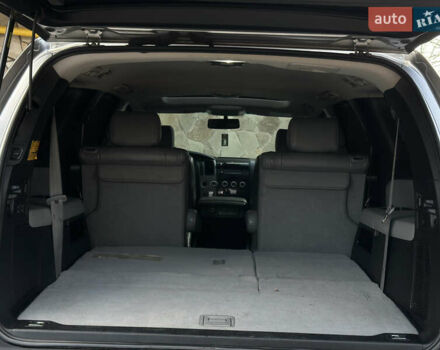 Серый Тойота Секвойя, объемом двигателя 5.7 л и пробегом 250 тыс. км за 19999 $, фото 35 на Automoto.ua