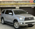 Серый Тойота Секвойя, объемом двигателя 5.7 л и пробегом 250 тыс. км за 19999 $, фото 2 на Automoto.ua