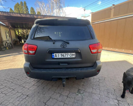 Серый Тойота Секвойя, объемом двигателя 5.7 л и пробегом 259 тыс. км за 21000 $, фото 8 на Automoto.ua