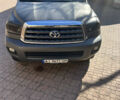 Серый Тойота Секвойя, объемом двигателя 5.7 л и пробегом 259 тыс. км за 21000 $, фото 5 на Automoto.ua