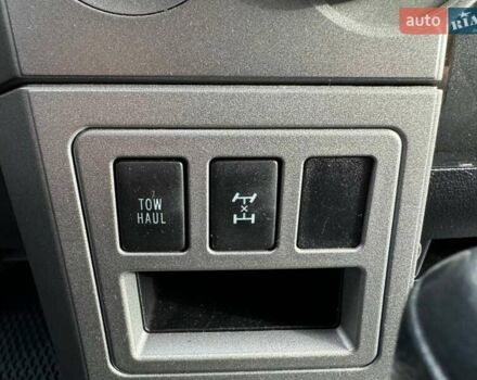 Серый Тойота Секвойя, объемом двигателя 5.66 л и пробегом 228 тыс. км за 27990 $, фото 23 на Automoto.ua