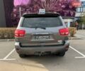 Серый Тойота Секвойя, объемом двигателя 5.66 л и пробегом 228 тыс. км за 27990 $, фото 5 на Automoto.ua