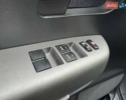 Серый Тойота Секвойя, объемом двигателя 5.66 л и пробегом 228 тыс. км за 27990 $, фото 15 на Automoto.ua