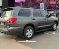 Серый Тойота Секвойя, объемом двигателя 5.66 л и пробегом 228 тыс. км за 27990 $, фото 6 на Automoto.ua