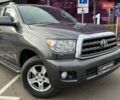 Серый Тойота Секвойя, объемом двигателя 5.66 л и пробегом 228 тыс. км за 27990 $, фото 1 на Automoto.ua