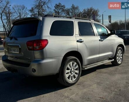 Серый Тойота Секвойя, объемом двигателя 5.66 л и пробегом 220 тыс. км за 32000 $, фото 8 на Automoto.ua