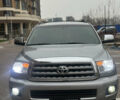 Серый Тойота Секвойя, объемом двигателя 5.69 л и пробегом 208 тыс. км за 30000 $, фото 6 на Automoto.ua