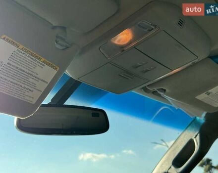 Серый Тойота Секвойя, объемом двигателя 5.66 л и пробегом 220 тыс. км за 32000 $, фото 26 на Automoto.ua