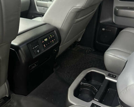 Серый Тойота Секвойя, объемом двигателя 5.69 л и пробегом 208 тыс. км за 30000 $, фото 17 на Automoto.ua