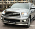 Серый Тойота Секвойя, объемом двигателя 5.69 л и пробегом 208 тыс. км за 30000 $, фото 1 на Automoto.ua