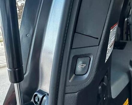 Серый Тойота Секвойя, объемом двигателя 5.7 л и пробегом 171 тыс. км за 32500 $, фото 18 на Automoto.ua