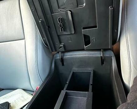 Серый Тойота Секвойя, объемом двигателя 5.7 л и пробегом 171 тыс. км за 32500 $, фото 21 на Automoto.ua