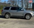 Серый Тойота Секвойя, объемом двигателя 5.66 л и пробегом 220 тыс. км за 32000 $, фото 1 на Automoto.ua