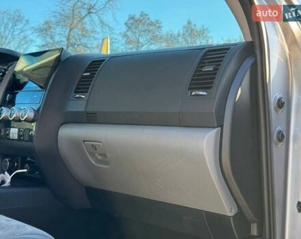 Серый Тойота Секвойя, объемом двигателя 5.66 л и пробегом 220 тыс. км за 32000 $, фото 42 на Automoto.ua