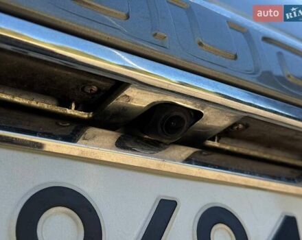 Серый Тойота Секвойя, объемом двигателя 5.66 л и пробегом 220 тыс. км за 32000 $, фото 9 на Automoto.ua