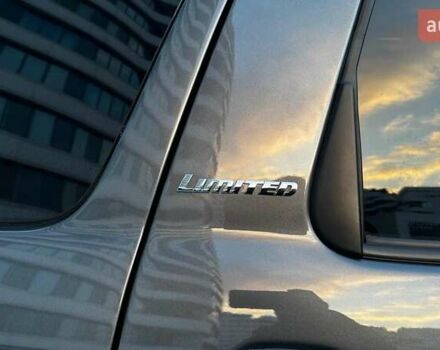 Серый Тойота Секвойя, объемом двигателя 5.7 л и пробегом 171 тыс. км за 32500 $, фото 8 на Automoto.ua