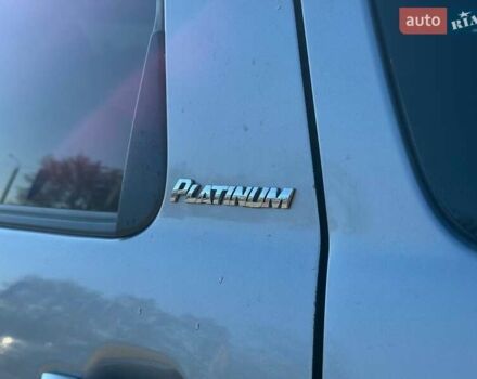 Серый Тойота Секвойя, объемом двигателя 5.66 л и пробегом 220 тыс. км за 32000 $, фото 36 на Automoto.ua
