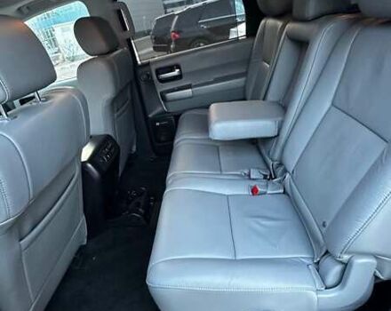 Серый Тойота Секвойя, объемом двигателя 5.7 л и пробегом 171 тыс. км за 32500 $, фото 19 на Automoto.ua