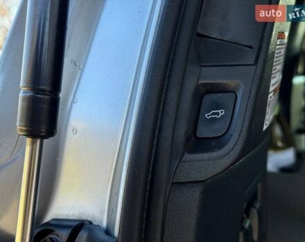 Серый Тойота Секвойя, объемом двигателя 5.66 л и пробегом 220 тыс. км за 32000 $, фото 14 на Automoto.ua