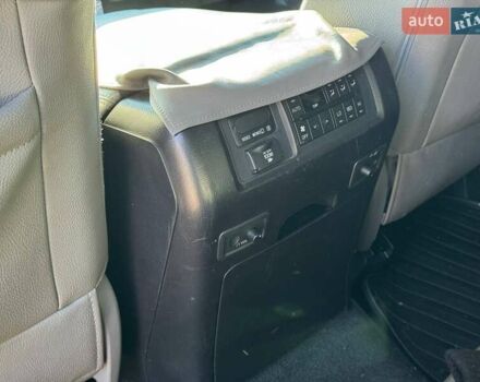 Серый Тойота Секвойя, объемом двигателя 5.66 л и пробегом 220 тыс. км за 32000 $, фото 35 на Automoto.ua