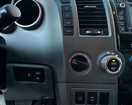 Серый Тойота Секвойя, объемом двигателя 5.7 л и пробегом 171 тыс. км за 32500 $, фото 25 на Automoto.ua