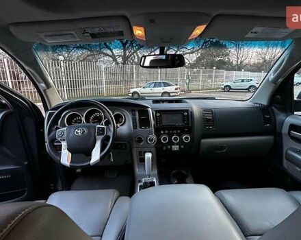 Серый Тойота Секвойя, объемом двигателя 5.7 л и пробегом 171 тыс. км за 32500 $, фото 15 на Automoto.ua